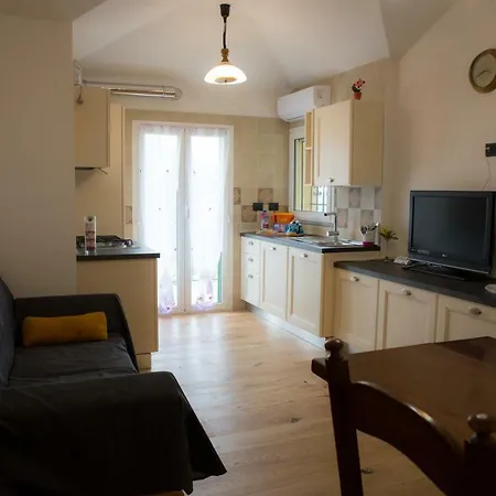 Daire Brenin Varazze